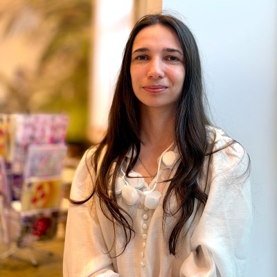 Portrait of Dr. Andreea Iulia Lefterovici